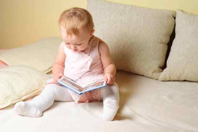 build-reading-habit-with-bedtime-stories อายุ 1 - 2 ขวบ ฝึกนิสัยรักการอ่านด้วยหนังสือภาพที่มีคำศัพท์เล็ก ๆ น้อย ๆ