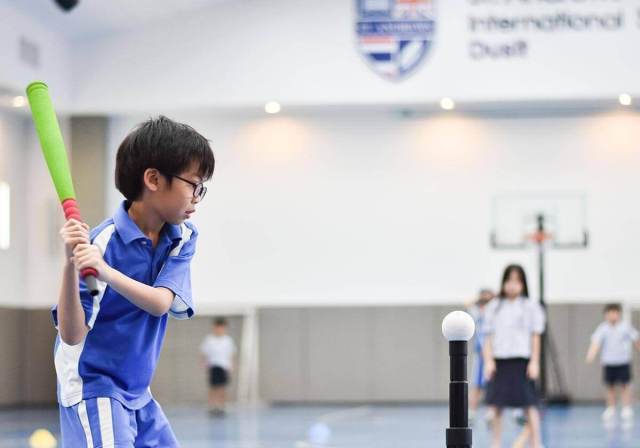 T-ball เป็นกีฬาที่คล้ายกับบาสเกตบอล แต่ออกแบบมาสำหรับเด็กโดยเฉพาะ