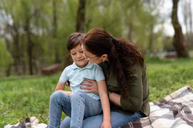 positive-communication-parenting-mental-health การเลี้ยงลูกด้วยวิธีสื่อสารเชิงบวก ช่วยให้เด็กมีสุขภาพจิตที่ดี