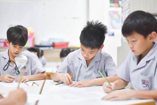 การเรียนรู้ภาษาที่ 3 ทำให้เด็กมีทักษะการจดจำเนื้อหาในห้องเรียนดีขึ้นกว่าเดิม
