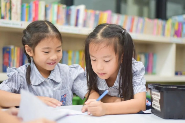 พ่อแม่สอนวิธีรับมือการบูลลี่ให้กับลูก เพื่อไม่ให้ตกเป็นเหยื่อและได้รับภัยอันตราย