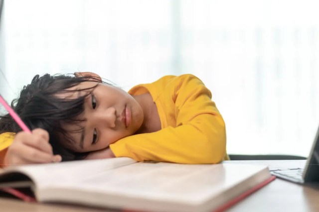 ผลกระทบจากการบูลลี่ ส่งผลเสียทั้งร่างกายและจิตใจของเด็กที่เป็นเหยื่อ