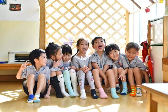 ทักษะทางสังคมสำหรับเด็ก คือ ทักษะที่ใช้ในการสื่อสารและมีปฏิสัมพันธ์กับคนในสังคม