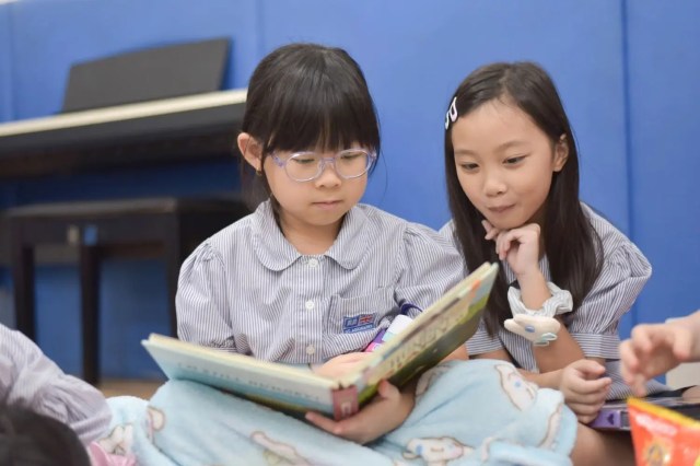 book-week-at-st-andrews-dusit-on-wednesdays,-children-read-with-their-buddies Book Week at St Andrews Dusit ในวันพุธ เด็ก ๆ อ่านหนังสือกับบัดดี้