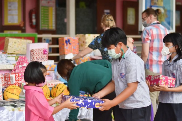 st.-Andrews-Dusit-donates-to-rajavithi-home-for-girls St. Andrews Dusit บริจาคแก่สถานสงเคราะห์เด็กหญิงบ้านราชวิถี